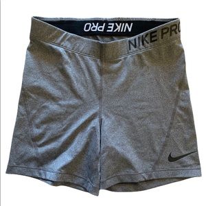 Medium Nike pros